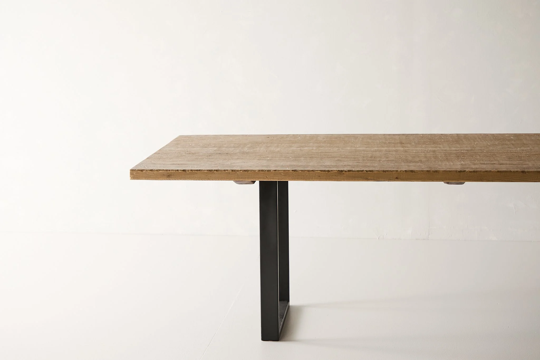 Reclaimed Pine Dining Table AE.117 - Image 4