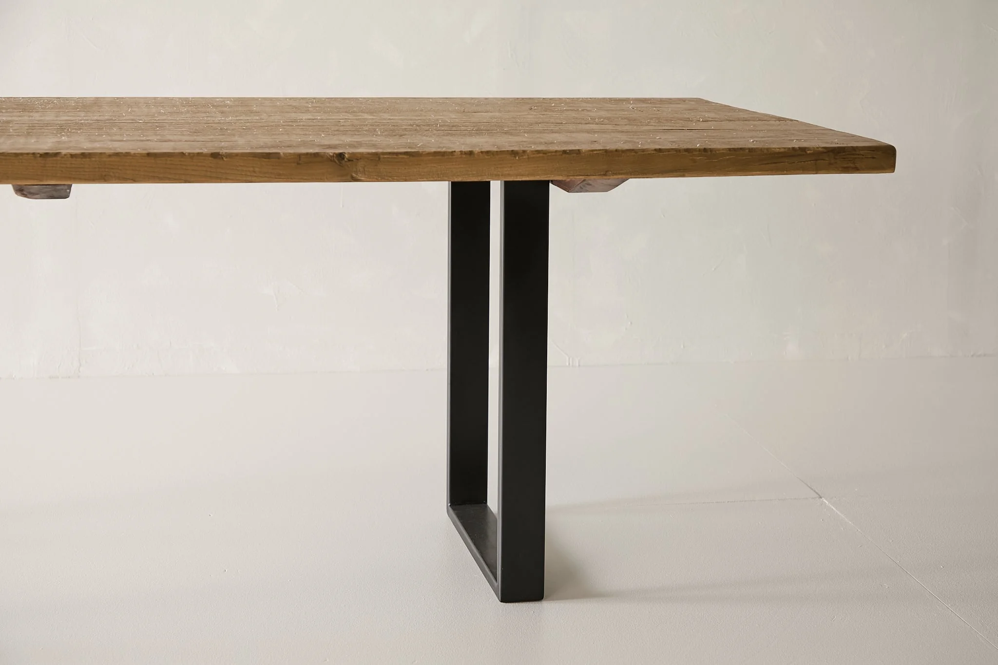 Reclaimed Pine Dining Table AE.117 - Image 5