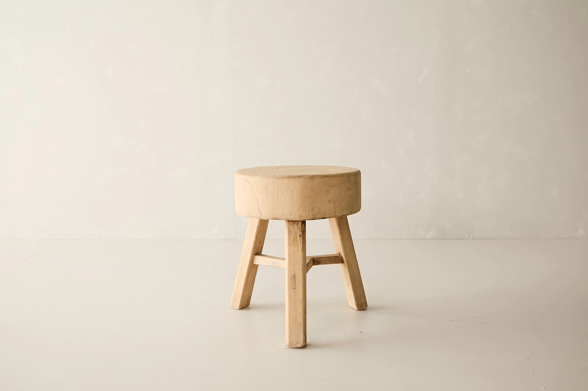 Reclaimed Poplar Side Table AF.011 - Image 3