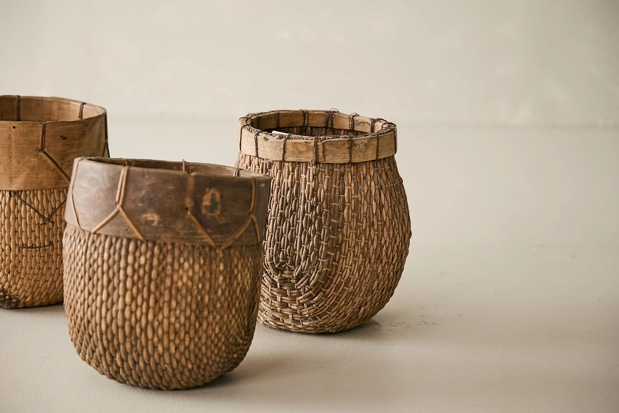 Vintage Willow Basket - Circa 1945 - Image 4