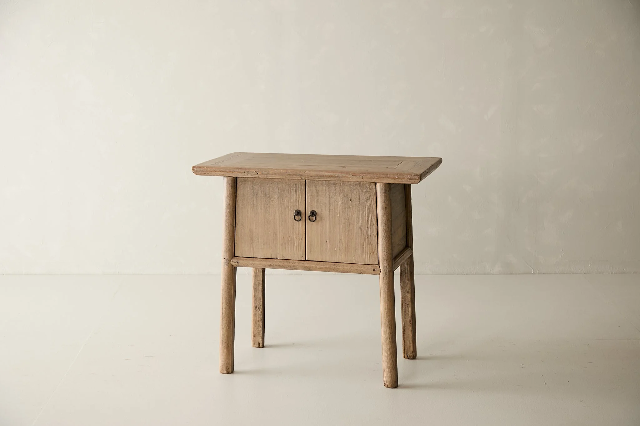 Vintage Elm 2-Door Console - Circa 1925 No. M24 - Image 5
