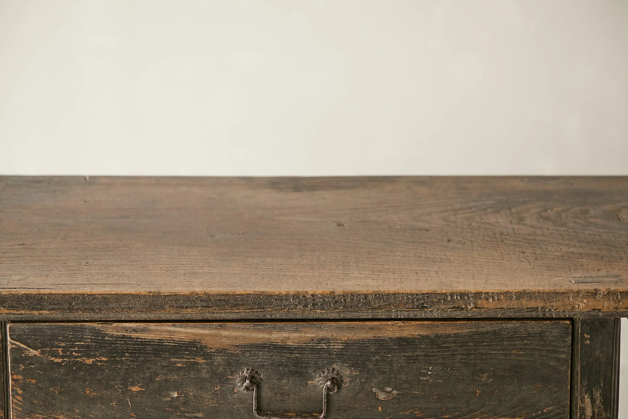 Vintage Elm Single-Drawer Console - Circa 1945 No. M25 - Image 4