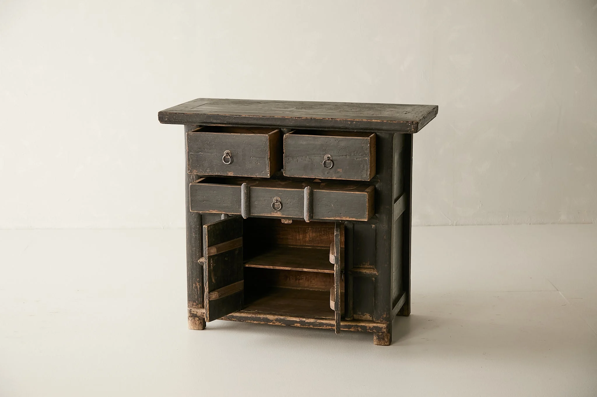 Vintage Elm Black Lacquer Sideboard - Circa 1925 No. M35 - Image 6
