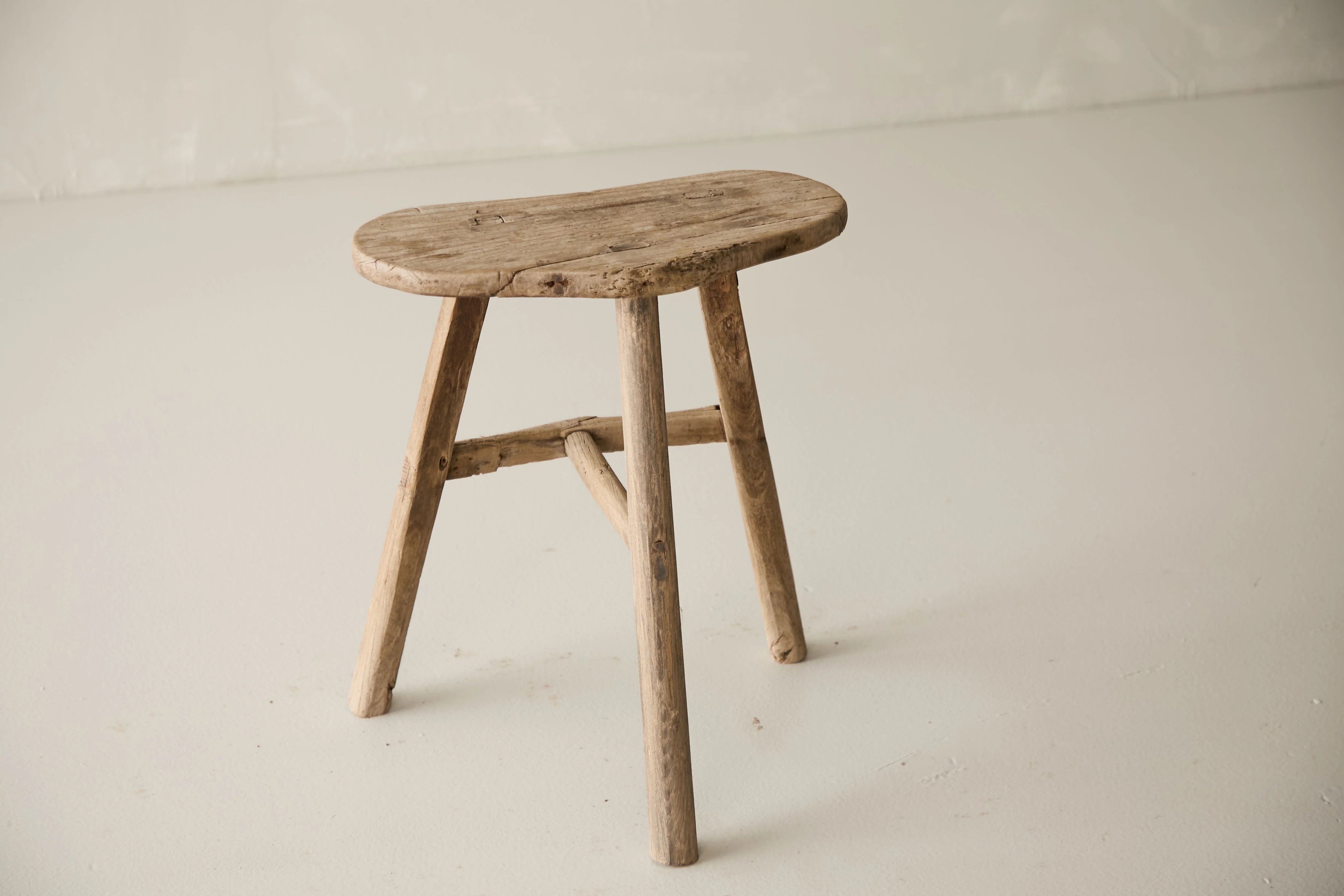 Vintage Solid Elm Saddle Stool - Circa 1955 No. K18 - Image 3