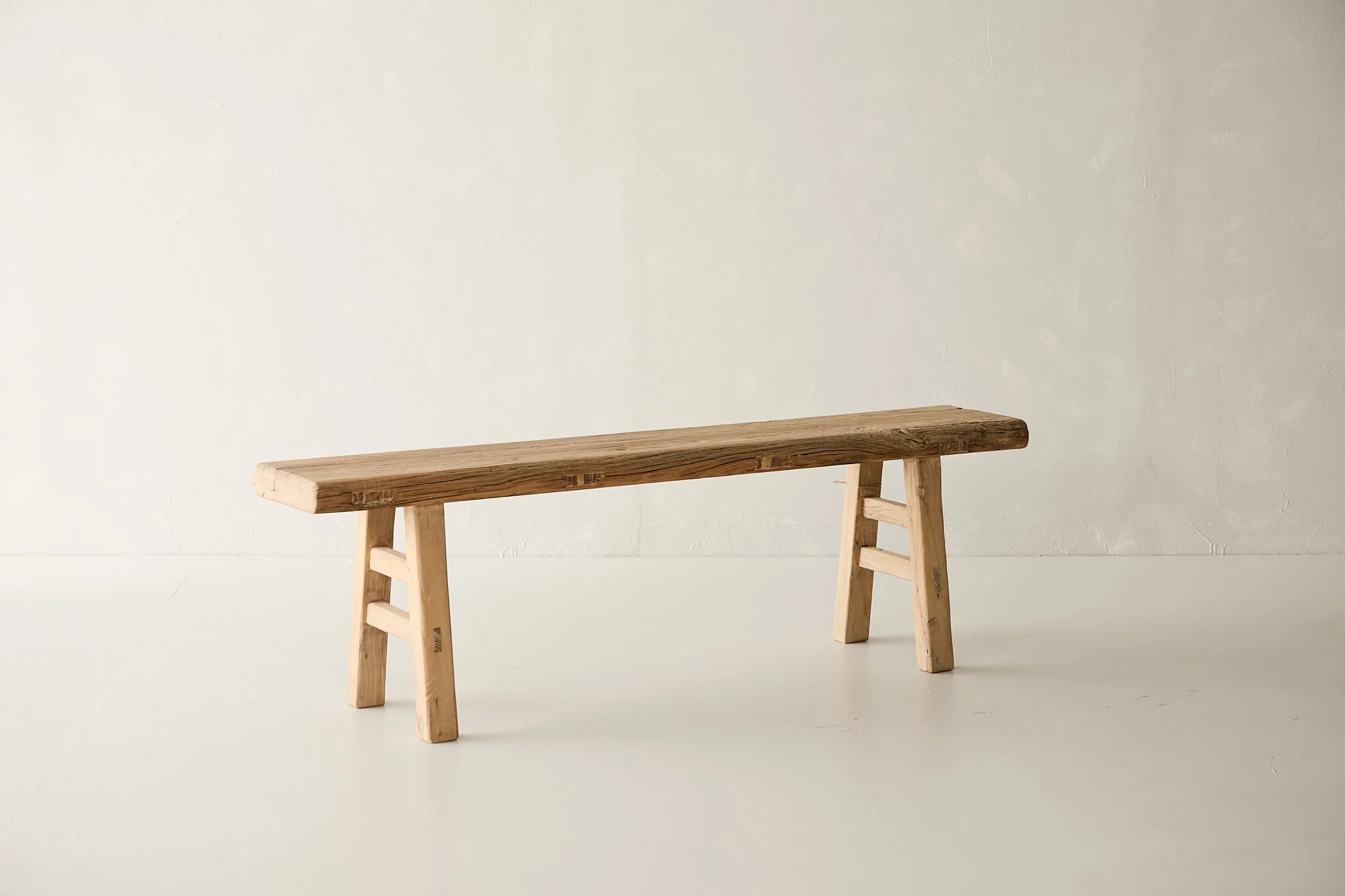 Franklin 54" Elm Bench - Natural - Image 3