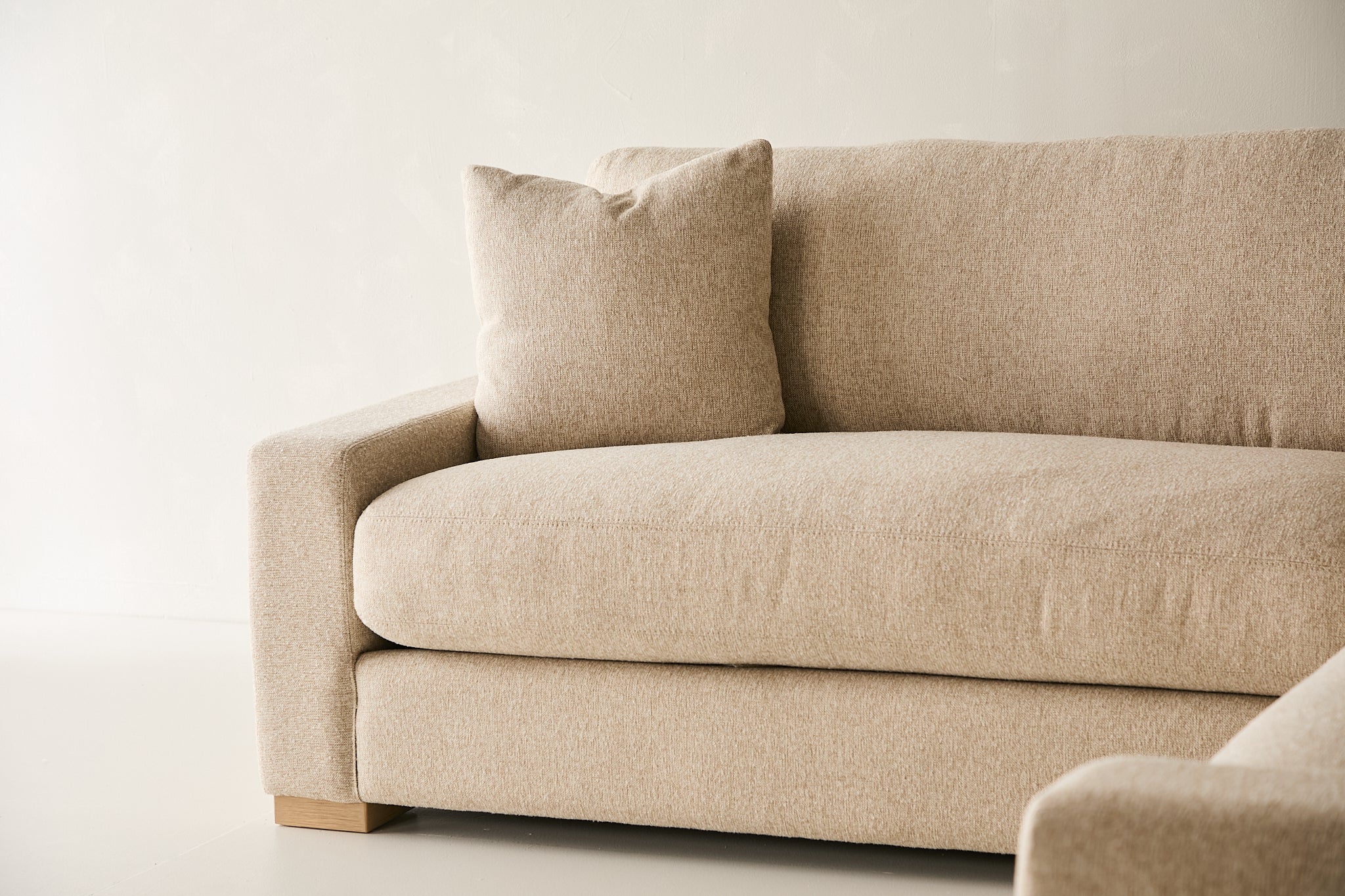 Laguna L-Sectional - Southpaw Fabric in Oatmeal - Image 3