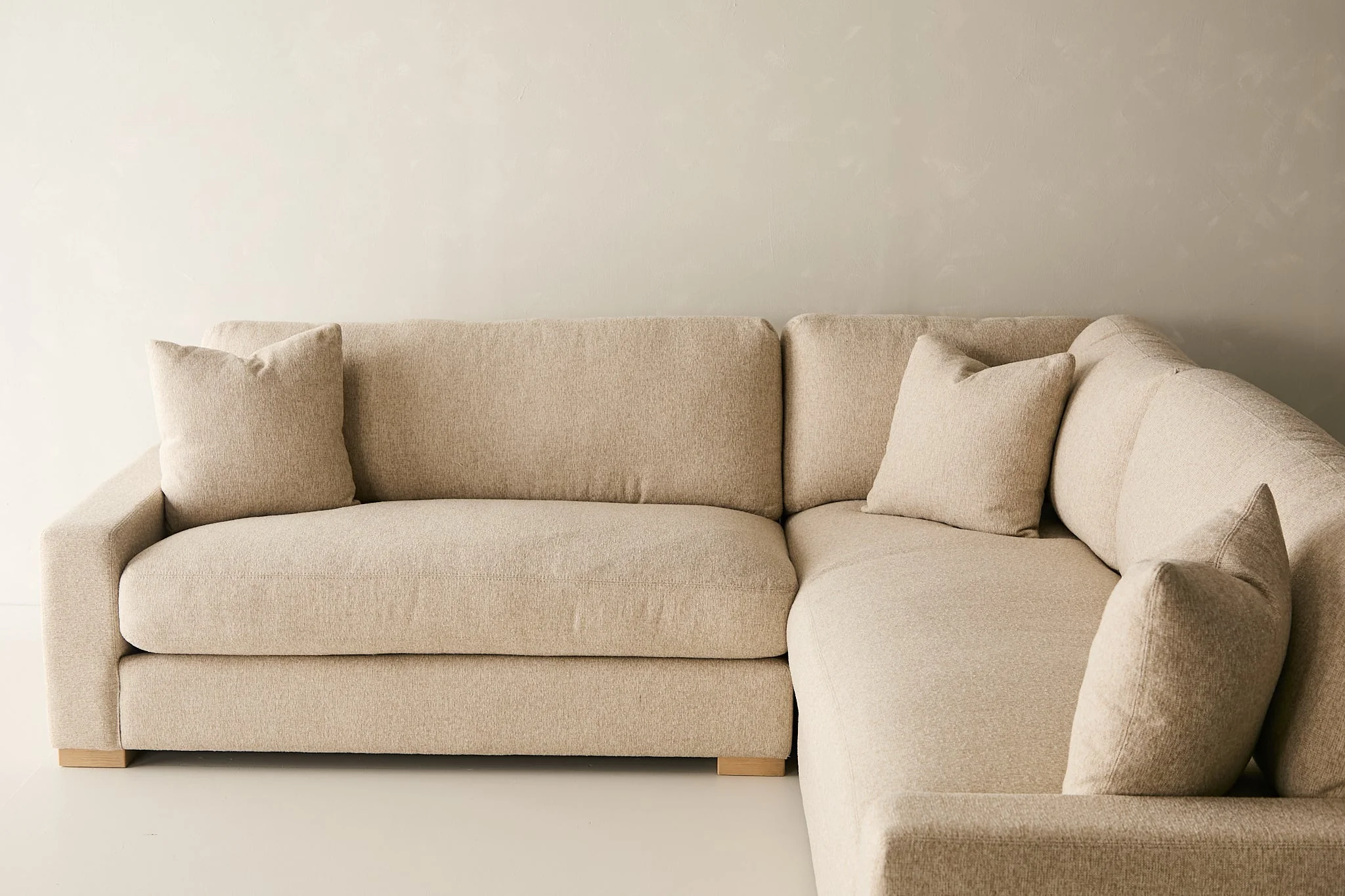 Laguna L-Sectional - Southpaw Fabric in Oatmeal - Image 4