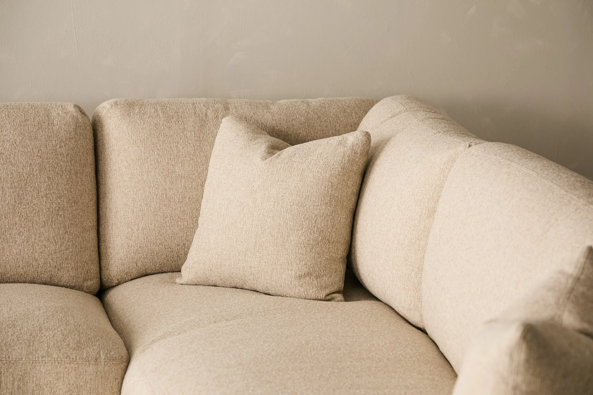 Laguna L-Sectional - Southpaw Fabric in Oatmeal - Image 5
