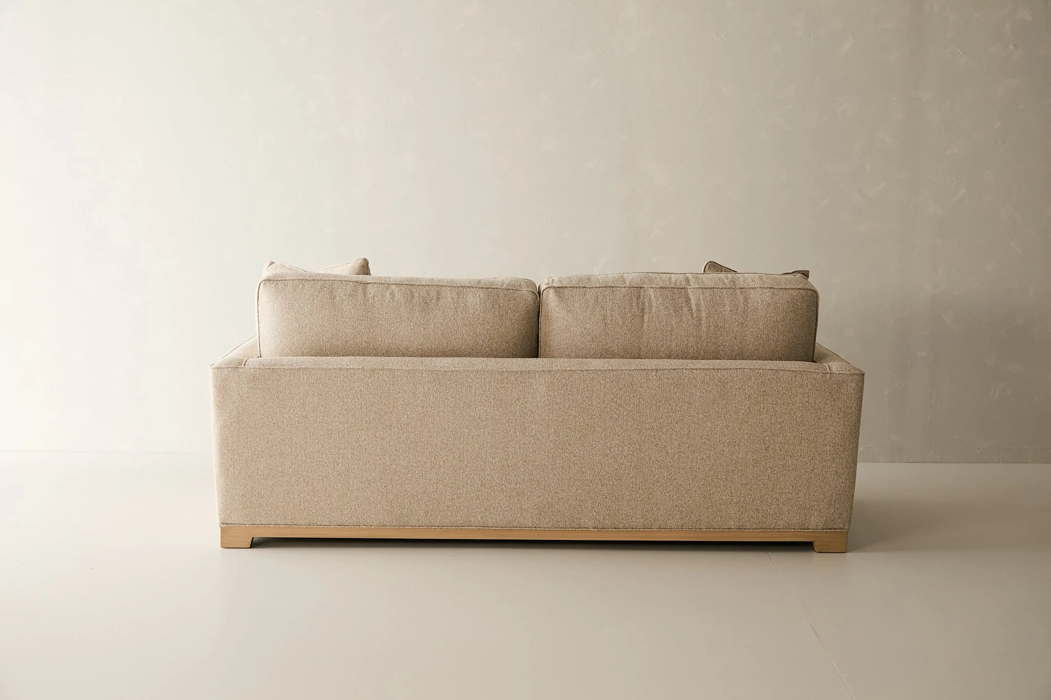 Malibu Mid-Sofa - Southpaw Fabric in Oatmeal - Image 6