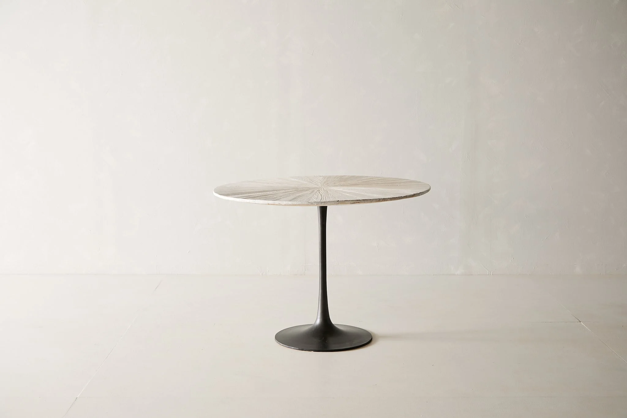Vancouver Dining Table 42"