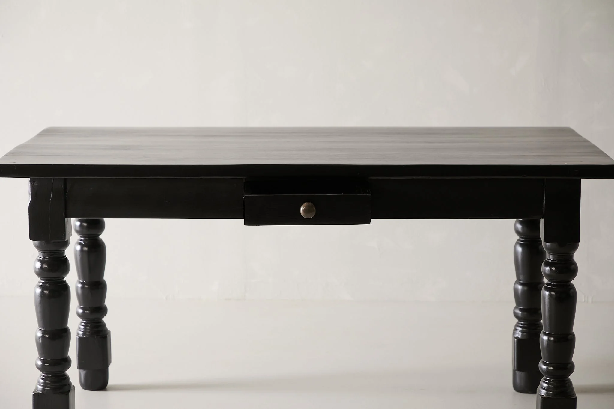 Turned Leg Dining Table - 5ft. - Image 8
