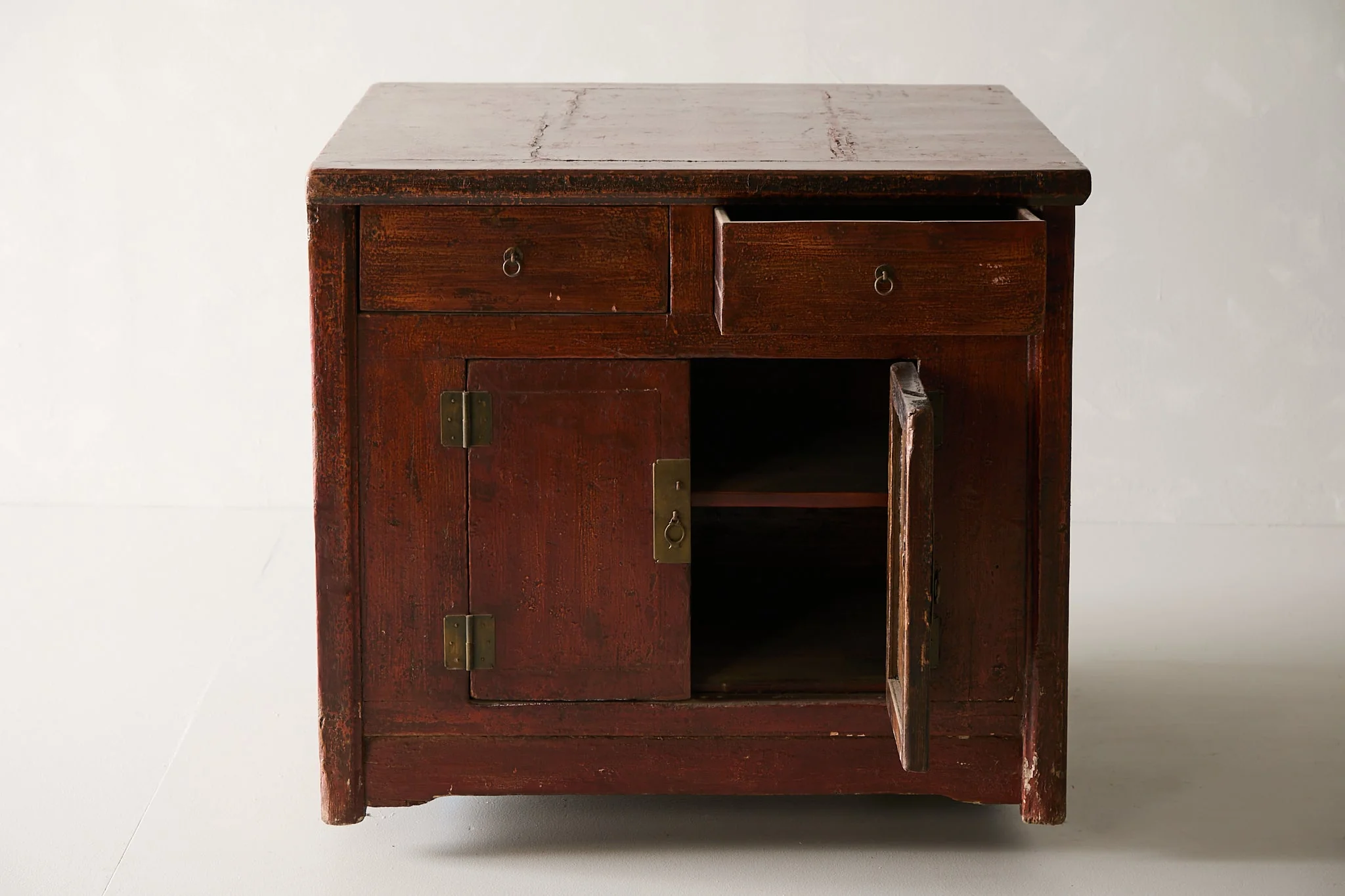Vintage Table Chest - Image 5